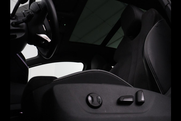Škoda ENYAQ iV 80 Sportline | SOH 91% | Panoramdak | Head-Up | Trekhaak | Adaptive cruise | 360 Camera | Stoelverwarming | Matrix LED | Memory | Carplay | Navigatie | Alcantara