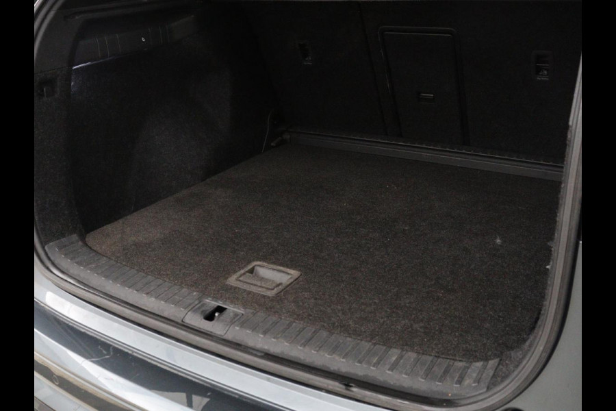 Škoda ENYAQ iV 80 Sportline | SOH 91% | Panoramdak | Head-Up | Trekhaak | Adaptive cruise | 360 Camera | Stoelverwarming | Matrix LED | Memory | Carplay | Navigatie | Alcantara