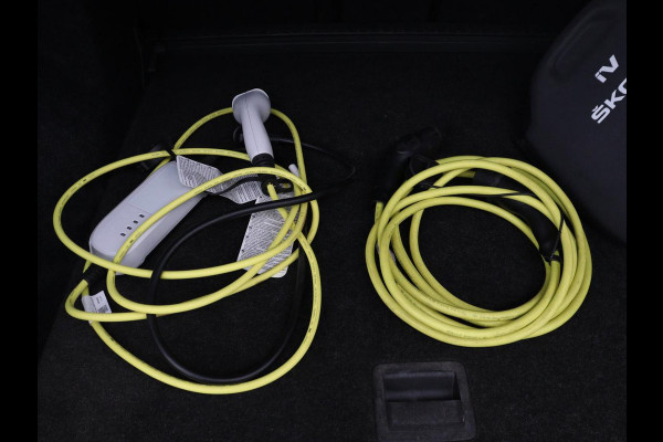 Škoda ENYAQ iV 80 Sportline | SOH 91% | Panoramdak | Head-Up | Trekhaak | Adaptive cruise | 360 Camera | Stoelverwarming | Matrix LED | Memory | Carplay | Navigatie | Alcantara