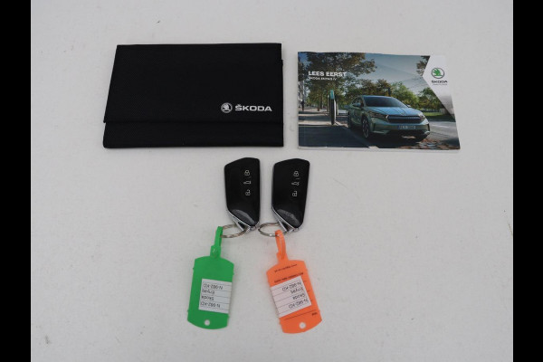 Škoda ENYAQ iV 80 Sportline | SOH 91% | Panoramdak | Head-Up | Trekhaak | Adaptive cruise | 360 Camera | Stoelverwarming | Matrix LED | Memory | Carplay | Navigatie | Alcantara