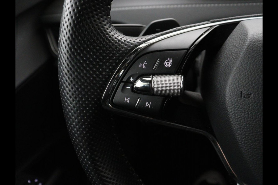 Škoda ENYAQ iV 80 Sportline | SOH 91% | Panoramdak | Head-Up | Trekhaak | Adaptive cruise | 360 Camera | Stoelverwarming | Matrix LED | Memory | Carplay | Navigatie | Alcantara