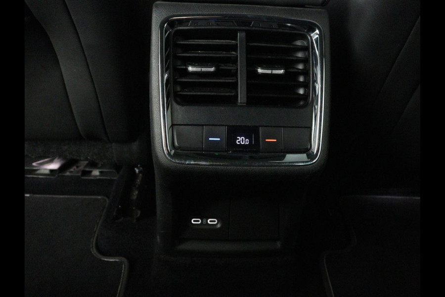 Škoda ENYAQ iV 80 Sportline | SOH 91% | Panoramdak | Head-Up | Trekhaak | Adaptive cruise | 360 Camera | Stoelverwarming | Matrix LED | Memory | Carplay | Navigatie | Alcantara