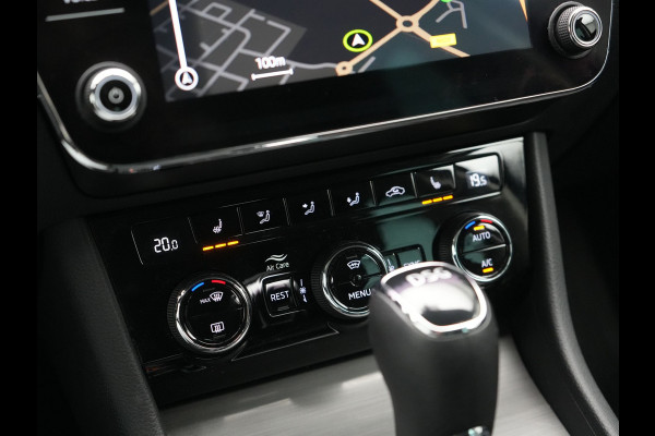 Škoda Superb Combi 1.4 TSI iV Business Edition Plug In Hybrid 218pk Dealer O.H PHEV | Trekhaak af Fabriek | Crystal LED | Keyless | Apple Carplay | Sportstoelen Verwarmd | Cruise Control | 17"L.M |