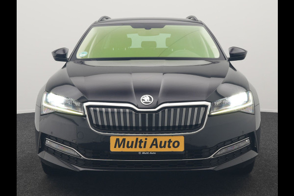 Škoda Superb Combi 1.4 TSI iV Business Edition Plug In Hybrid 218pk Dealer O.H PHEV | Trekhaak af Fabriek | Crystal LED | Keyless | Apple Carplay | Sportstoelen Verwarmd | Cruise Control | 17"L.M |