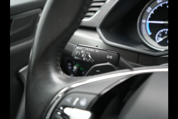 Škoda Superb Combi 1.4 TSI iV Business Edition Plug In Hybrid 218pk Dealer O.H PHEV | Trekhaak af Fabriek | Crystal LED | Keyless | Apple Carplay | Sportstoelen Verwarmd | Cruise Control | 17"L.M |