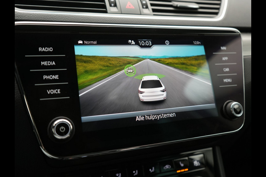 Škoda Superb Combi 1.4 TSI iV Business Edition Plug In Hybrid 218pk Dealer O.H PHEV | Trekhaak af Fabriek | Crystal LED | Keyless | Apple Carplay | Sportstoelen Verwarmd | Cruise Control | 17"L.M |