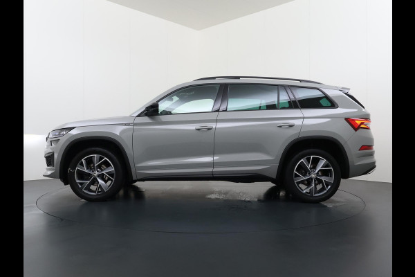 Škoda Kodiaq 1.5 TSI Sportline Business VAN €43.900,- NU VOOR SLECHTS €39.877,- Uw LENTEVOORDEEL €4.023,- |AUTOMAAT | PANORAMADAK | ADAPTIEVE CRUISECONTROL | CAMERA | ELEKTRISCHE STOEL/KOFFERRUIK | STANDKACHEL | STOELVERWARMING VOOR + ACHTER | SKODA DEALER ONDERHOUDEN | RIJKLAAR GELEVERD