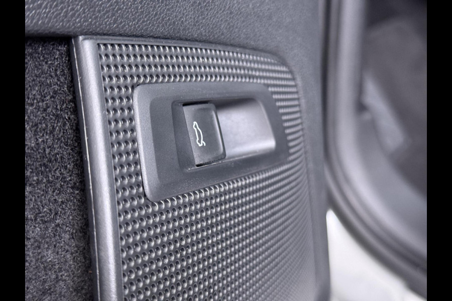 Škoda Kodiaq 1.5 TSI Sportline Business VAN €43.900,- NU VOOR SLECHTS €39.877,- Uw LENTEVOORDEEL €4.023,- |AUTOMAAT | PANORAMADAK | ADAPTIEVE CRUISECONTROL | CAMERA | ELEKTRISCHE STOEL/KOFFERRUIK | STANDKACHEL | STOELVERWARMING VOOR + ACHTER | SKODA DEALER ONDERHOUDEN | RIJKLAAR GELEVERD