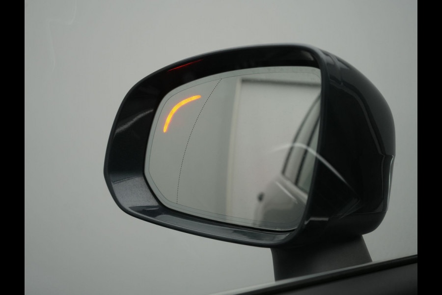 Volvo XC90 T8 Recharge AWD Inscription 7 Persoons Plug In Hybrid 394pk Dealer O.H PHEV | Luchtvering | Panodak | Trekhaak af Fabriek | Adaptive Cruise |  Head Up | 360 camera | 21"L.M | BLIS | Harman Kardon |