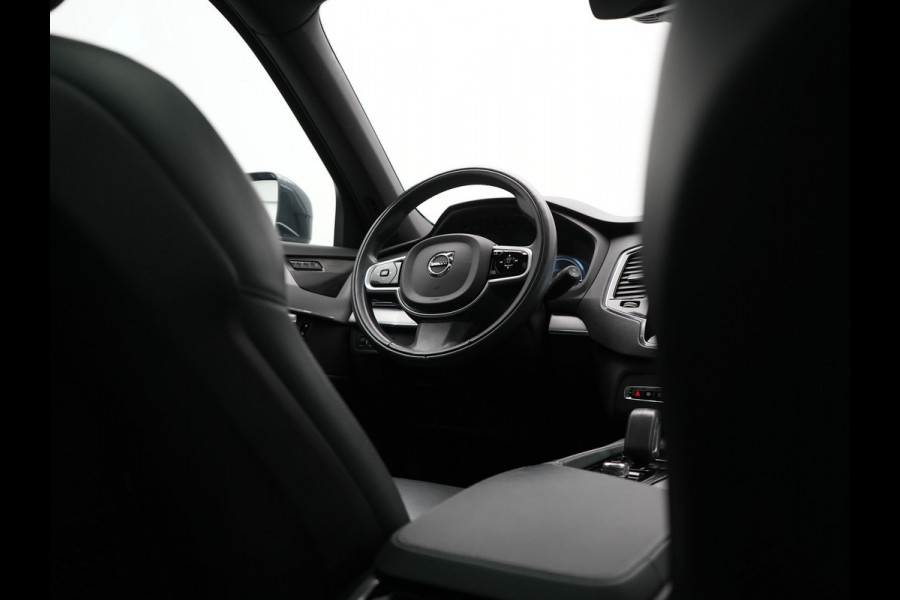 Volvo XC90 T8 Recharge AWD Inscription 7 Persoons Plug In Hybrid 394pk Dealer O.H PHEV | Luchtvering | Panodak | Trekhaak af Fabriek | Adaptive Cruise |  Head Up | 360 camera | 21"L.M | BLIS | Harman Kardon |