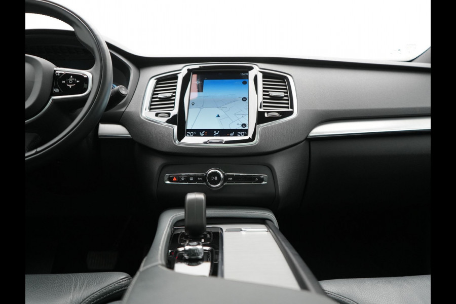 Volvo XC90 T8 Recharge AWD Inscription 7 Persoons Plug In Hybrid 394pk Dealer O.H PHEV | Luchtvering | Panodak | Trekhaak af Fabriek | Adaptive Cruise |  Head Up | 360 camera | 21"L.M | BLIS | Harman Kardon |