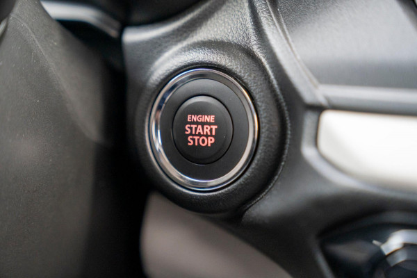 Suzuki Swift 1.2 Comfort Smart Hybrid|Prijs rijklaar incl. 12 mnd garantie| LMV DAB Carplay/Android auto Camera Stoelverwarming