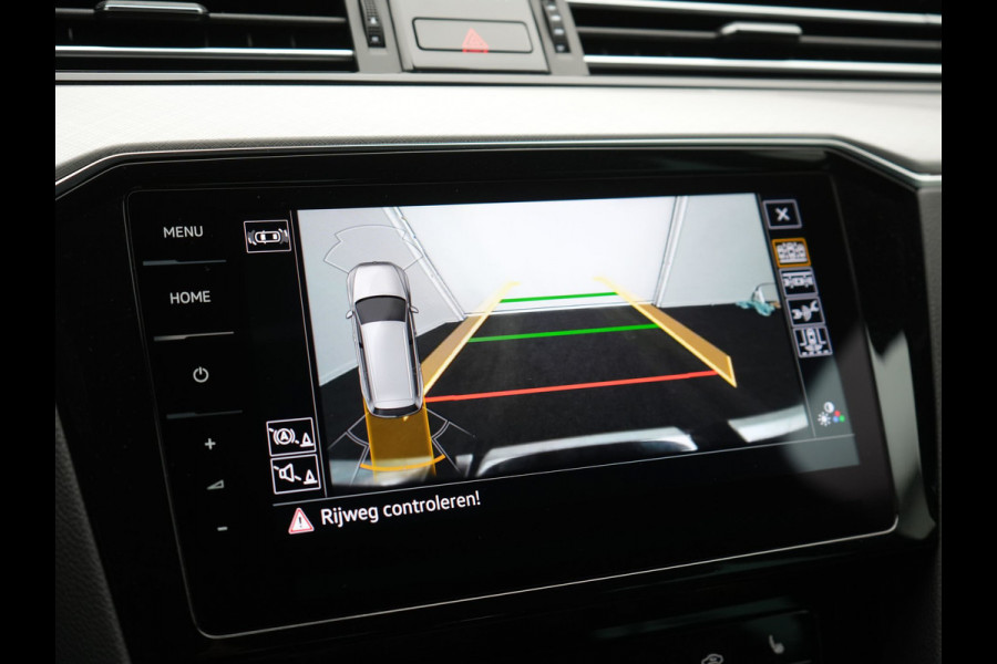 Volkswagen Passat Variant GTE Business Plug In Hybrid 218pk Dealer O.H PHEV | Trekhaak af Fabriek | Adaptive Cruise | Alcantara Sportstoelen Massage | Camera | Virtual | 18"L.M | Keyless | Matrix LED | Apple Carplay |