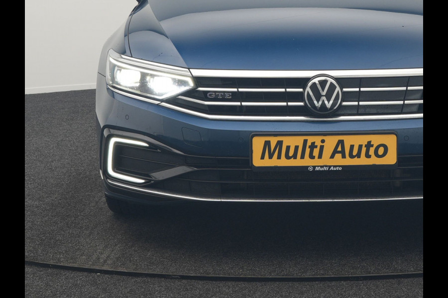 Volkswagen Passat Variant GTE Business Plug In Hybrid 218pk Dealer O.H PHEV | Trekhaak af Fabriek | Adaptive Cruise | Alcantara Sportstoelen Massage | Camera | Virtual | 18"L.M | Keyless | Matrix LED | Apple Carplay |