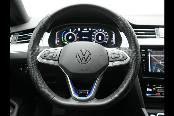 Volkswagen Passat Variant GTE Business Plug In Hybrid 218pk Dealer O.H PHEV | Trekhaak af Fabriek | Adaptive Cruise | Alcantara Sportstoelen Massage | Camera | Virtual | 18"L.M | Keyless | Matrix LED | Apple Carplay |