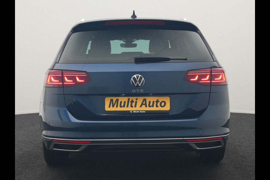 Volkswagen Passat Variant GTE Business Plug In Hybrid 218pk Dealer O.H PHEV | Trekhaak af Fabriek | Adaptive Cruise | Alcantara Sportstoelen Massage | Camera | Virtual | 18"L.M | Keyless | Matrix LED | Apple Carplay |