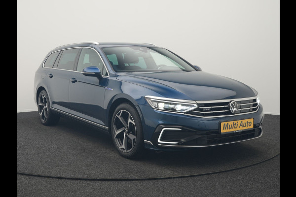 Volkswagen Passat Variant GTE Business Plug In Hybrid 218pk Dealer O.H PHEV | Trekhaak af Fabriek | Adaptive Cruise | Alcantara Sportstoelen Massage | Camera | Virtual | 18"L.M | Keyless | Matrix LED | Apple Carplay |