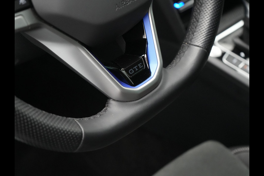 Volkswagen Passat Variant GTE Business Plug In Hybrid 218pk Dealer O.H PHEV | Trekhaak af Fabriek | Adaptive Cruise | Alcantara Sportstoelen Massage | Camera | Virtual | 18"L.M | Keyless | Matrix LED | Apple Carplay |