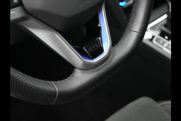 Volkswagen Passat Variant GTE Business Plug In Hybrid 218pk Dealer O.H PHEV | Trekhaak af Fabriek | Adaptive Cruise | Alcantara Sportstoelen Massage | Camera | Virtual | 18"L.M | Keyless | Matrix LED | Apple Carplay |
