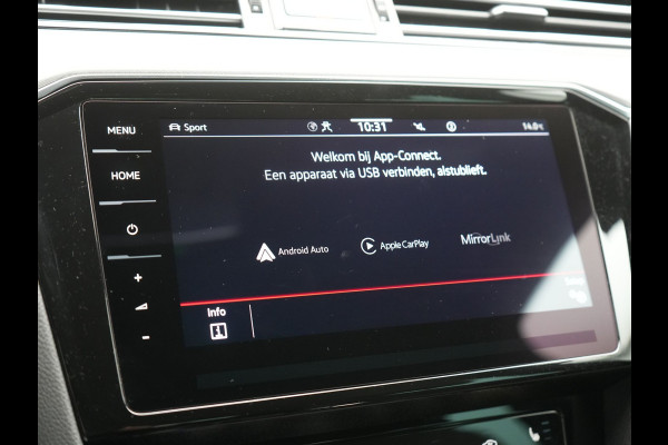 Volkswagen Passat Variant GTE Business Plug In Hybrid 218pk Dealer O.H PHEV | Trekhaak af Fabriek | Adaptive Cruise | Alcantara Sportstoelen Massage | Camera | Virtual | 18"L.M | Keyless | Matrix LED | Apple Carplay |