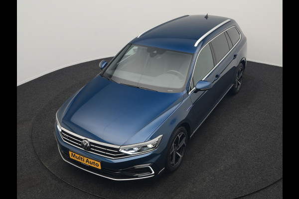 Volkswagen Passat Variant GTE Business Plug In Hybrid 218pk Dealer O.H PHEV | Trekhaak af Fabriek | Adaptive Cruise | Alcantara Sportstoelen Massage | Camera | Virtual | 18"L.M | Keyless | Matrix LED | Apple Carplay |