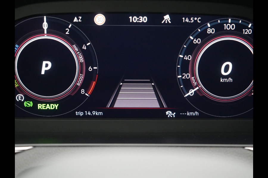 Volkswagen Passat Variant GTE Business Plug In Hybrid 218pk Dealer O.H PHEV | Trekhaak af Fabriek | Adaptive Cruise | Alcantara Sportstoelen Massage | Camera | Virtual | 18"L.M | Keyless | Matrix LED | Apple Carplay |