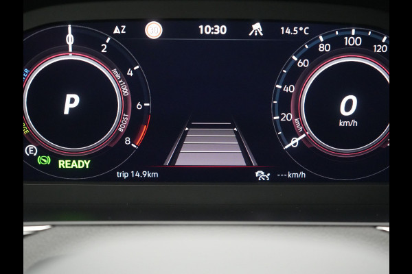 Volkswagen Passat Variant GTE Business Plug In Hybrid 218pk Dealer O.H PHEV | Trekhaak af Fabriek | Adaptive Cruise | Alcantara Sportstoelen Massage | Camera | Virtual | 18"L.M | Keyless | Matrix LED | Apple Carplay |