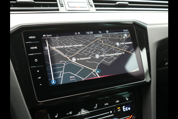 Volkswagen Passat Variant GTE Business Plug In Hybrid 218pk Dealer O.H PHEV | Trekhaak af Fabriek | Adaptive Cruise | Alcantara Sportstoelen Massage | Camera | Virtual | 18"L.M | Keyless | Matrix LED | Apple Carplay |