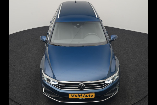 Volkswagen Passat Variant GTE Business Plug In Hybrid 218pk Dealer O.H PHEV | Trekhaak af Fabriek | Adaptive Cruise | Alcantara Sportstoelen Massage | Camera | Virtual | 18"L.M | Keyless | Matrix LED | Apple Carplay |