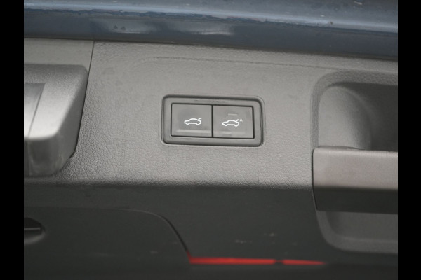 Volkswagen Passat Variant GTE Business Plug In Hybrid 218pk Dealer O.H PHEV | Trekhaak af Fabriek | Adaptive Cruise | Alcantara Sportstoelen Massage | Camera | Virtual | 18"L.M | Keyless | Matrix LED | Apple Carplay |