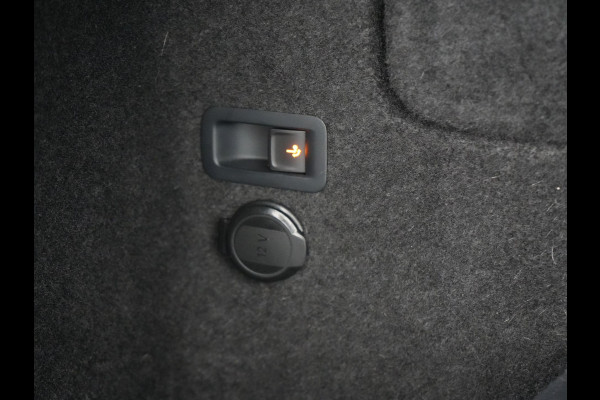 Seat Tarraco 1.4 TSI Xcellence Plug In Hybrid 245pk Dealer O.H PHEV | Trekhaak af Fabriek | Adaptive Cruise | Lederen Sportstoelen Memory | 360 Camera | Stuur & Stoelverwarming | Keyless | 19"L.M | Parkassist | Virtual |