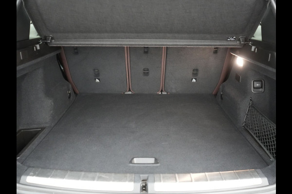 BMW X1 xDrive25e X Line Plug In Hybrid 221pk Dealer O.H. PHEV | Panodak | Head Up | Camera | Stuur Verwarmd | Lederen Sportstoelen Verwarmd | Hifi Audio | Adaptive LED | Sfeerverlichting | Cruise Control | Navigatie | DAB |