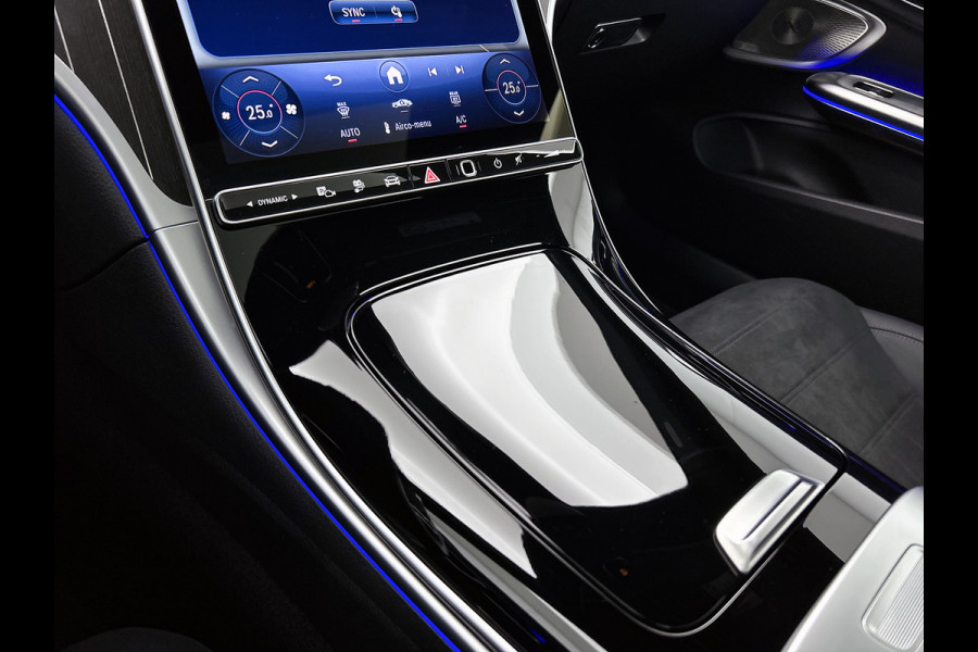 Mercedes-Benz CLE Coupé 300 e AMG Plug-In Hybride AMG | Night Pakket | Panorama Schuif-Kanteldak | Digital Licht | Burmester® | Stuur en Stoelverwarming. MB-paasweekend
