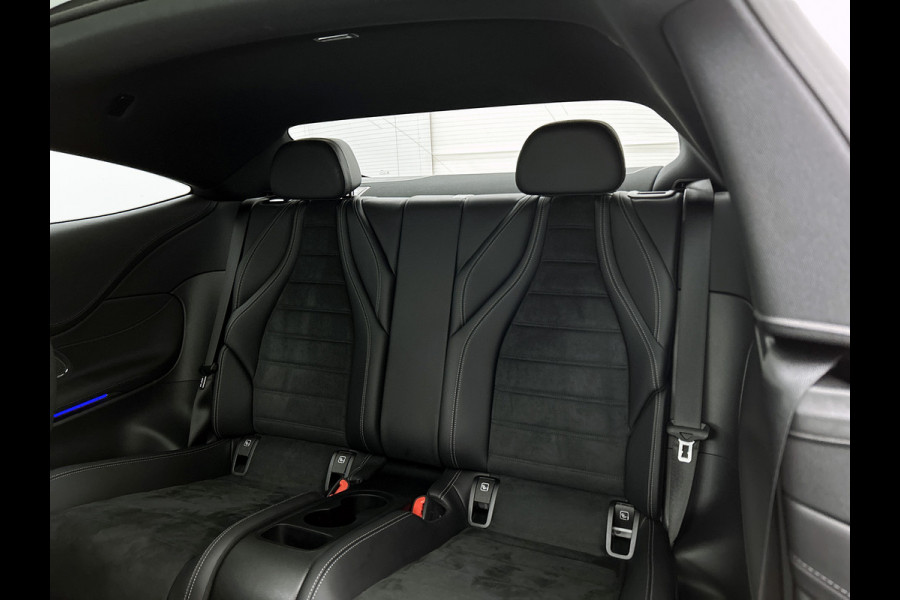 Mercedes-Benz CLE Coupé 300 e AMG Plug-In Hybride AMG | Night Pakket | Panorama Schuif-Kanteldak | Digital Licht | Burmester® | Stuur en Stoelverwarming. MB-paasweekend