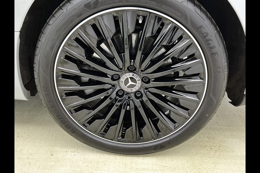 Mercedes-Benz CLE Coupé 300 e AMG Plug-In Hybride AMG | Night Pakket | Panorama Schuif-Kanteldak | Digital Licht | Burmester® | Stuur en Stoelverwarming. MB-paasweekend