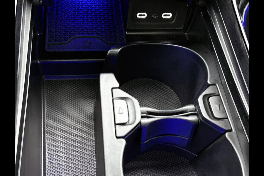 Mercedes-Benz CLE Coupé 300 e AMG Plug-In Hybride AMG | Night Pakket | Panorama Schuif-Kanteldak | Digital Licht | Burmester® | Stuur en Stoelverwarming. MB-paasweekend