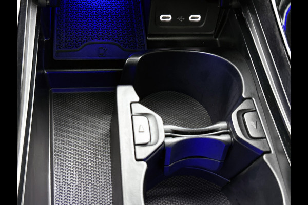 Mercedes-Benz CLE Coupé 300 e AMG Plug-In Hybride AMG | Night Pakket | Panorama Schuif-Kanteldak | Digital Licht | Burmester® | Stuur en Stoelverwarming. MB-paasweekend
