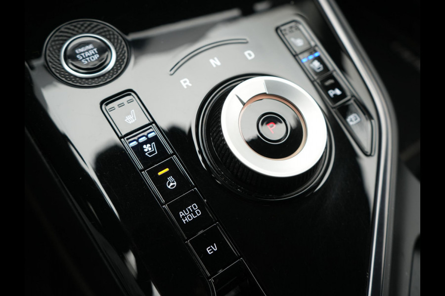 Kia Niro 1.6 GDi ExecutiveLine Plug In Hybrid 182pk Dealer O.H PHEV | Panodak | Trekhaak Afn. | Lederen Memorystoelen Ventilatie & Verwarmd | Adaptive Cruise | Head Up |  Harman Kardon | Camera | Keyless | BLIS | 18"L.M |