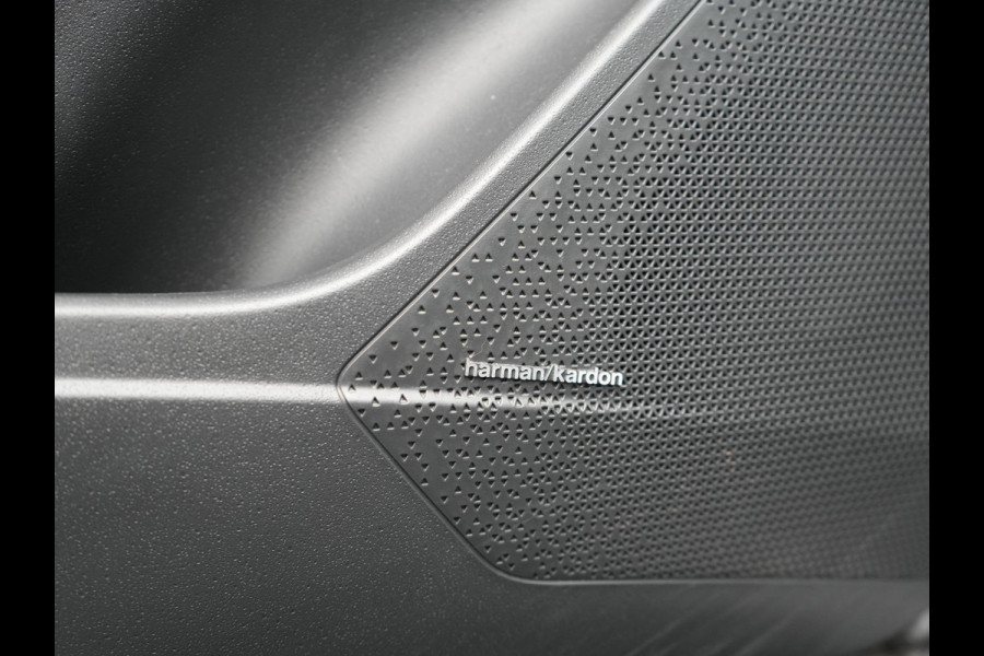 Kia Niro 1.6 GDi ExecutiveLine Plug In Hybrid 182pk Dealer O.H PHEV | Panodak | Trekhaak Afn. | Lederen Memorystoelen Ventilatie & Verwarmd | Adaptive Cruise | Head Up |  Harman Kardon | Camera | Keyless | BLIS | 18"L.M |