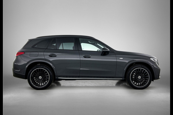 Mercedes-Benz GLC 300 e 4MATIC AMG Plug-In Hybride AMG Line | Night Pakket | Trekhaak | Offroad-Techniek Pakket | Distronic. Inclusief 24 maanden MB Certified garantie voor Europa.