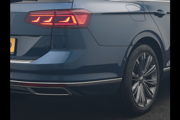 Volkswagen Passat Variant GTE Business Plug in Hybrid 218pk Dealer O.H PHEV | Trekhaak af Fabriek | Adaptive Cruise | Alcantara Sportstoelen Memory & Massage  | Virtual | Parkassist & Camera | 18"L.M | Matrix LED | Keyless |