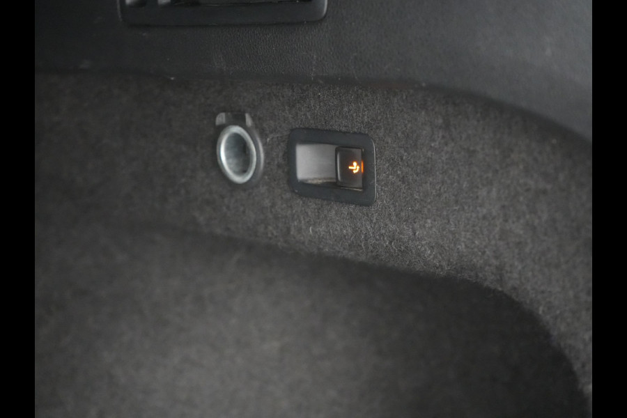 Volkswagen Passat Variant GTE Business Plug in Hybrid 218pk Dealer O.H PHEV | Trekhaak af Fabriek | Adaptive Cruise | Alcantara Sportstoelen Memory & Massage  | Virtual | Parkassist & Camera | 18"L.M | Matrix LED | Keyless |