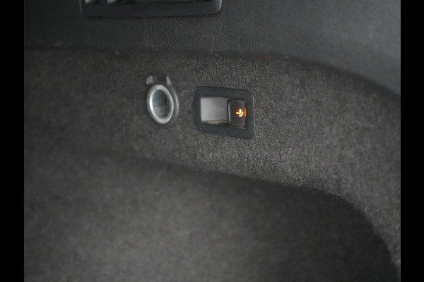 Volkswagen Passat Variant GTE Business Plug in Hybrid 218pk Dealer O.H PHEV | Trekhaak af Fabriek | Adaptive Cruise | Alcantara Sportstoelen Memory & Massage  | Virtual | Parkassist & Camera | 18"L.M | Matrix LED | Keyless |