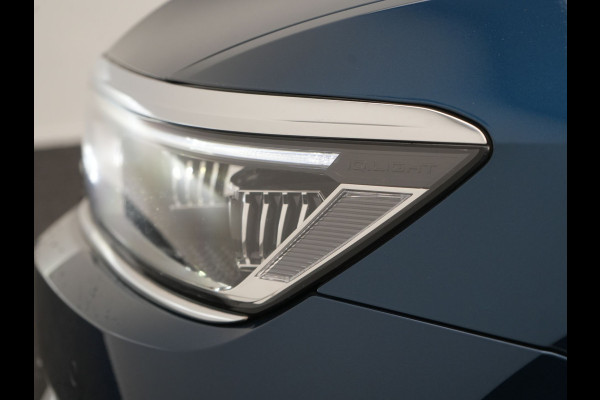 Volkswagen Passat Variant GTE Business Plug in Hybrid 218pk Dealer O.H PHEV | Trekhaak af Fabriek | Adaptive Cruise | Alcantara Sportstoelen Memory & Massage  | Virtual | Parkassist & Camera | 18"L.M | Matrix LED | Keyless |