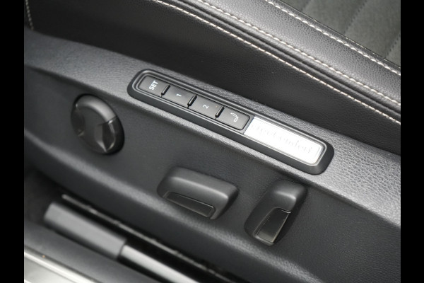 Volkswagen Passat Variant GTE Business Plug in Hybrid 218pk Dealer O.H PHEV | Trekhaak af Fabriek | Adaptive Cruise | Alcantara Sportstoelen Memory & Massage  | Virtual | Parkassist & Camera | 18"L.M | Matrix LED | Keyless |