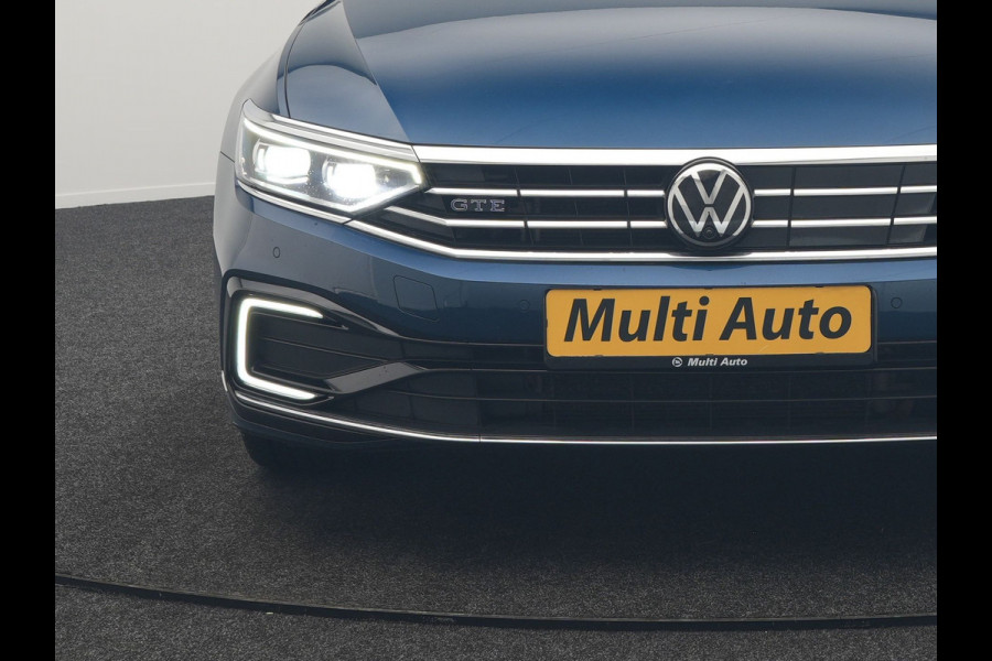 Volkswagen Passat Variant GTE Business Plug in Hybrid 218pk Dealer O.H PHEV | Trekhaak af Fabriek | Adaptive Cruise | Alcantara Sportstoelen Memory & Massage  | Virtual | Parkassist & Camera | 18"L.M | Matrix LED | Keyless |
