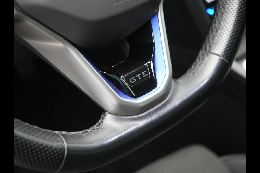 Volkswagen Passat Variant GTE Business Plug in Hybrid 218pk Dealer O.H PHEV | Trekhaak af Fabriek | Adaptive Cruise | Alcantara Sportstoelen Memory & Massage  | Virtual | Parkassist & Camera | 18"L.M | Matrix LED | Keyless |