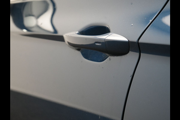 Volkswagen Passat Variant GTE Business Plug in Hybrid 218pk Dealer O.H PHEV | Trekhaak af Fabriek | Adaptive Cruise | Alcantara Sportstoelen Memory & Massage  | Virtual | Parkassist & Camera | 18"L.M | Matrix LED | Keyless |
