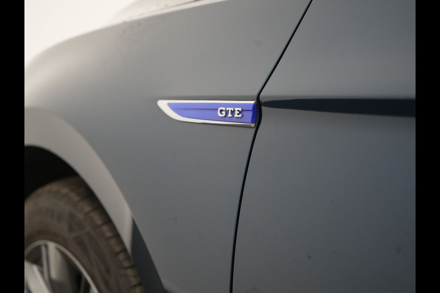 Volkswagen Passat Variant GTE Business Plug in Hybrid 218pk Dealer O.H PHEV | Trekhaak af Fabriek | Adaptive Cruise | Alcantara Sportstoelen Memory & Massage  | Virtual | Parkassist & Camera | 18"L.M | Matrix LED | Keyless |