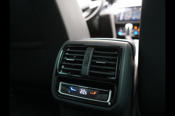 Volkswagen Passat Variant GTE Business Plug in Hybrid 218pk Dealer O.H PHEV | Trekhaak af Fabriek | Adaptive Cruise | Alcantara Sportstoelen Memory & Massage  | Virtual | Parkassist & Camera | 18"L.M | Matrix LED | Keyless |